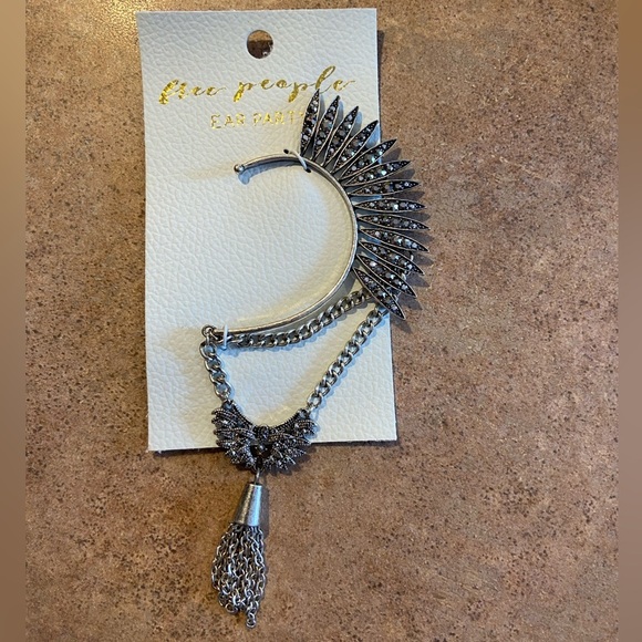 NWT Free People Birds Of A Feather Cocktail Earring - Picture 1 of 4